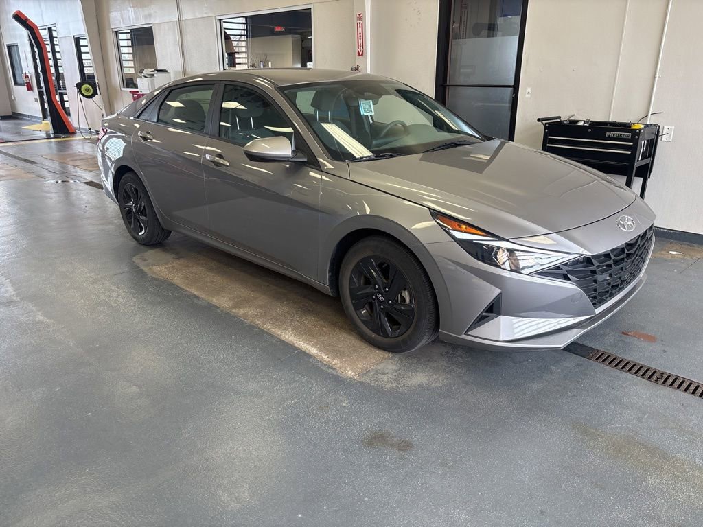 Used 2023 Hyundai Elantra SEL w/ Cargo Package FWD image 1