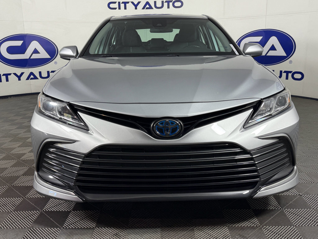Used 2022 Toyota Camry LE image 2