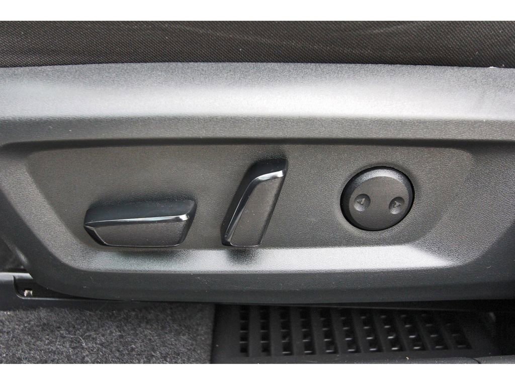 Used 2023 Nissan Rogue SV FWD image 29