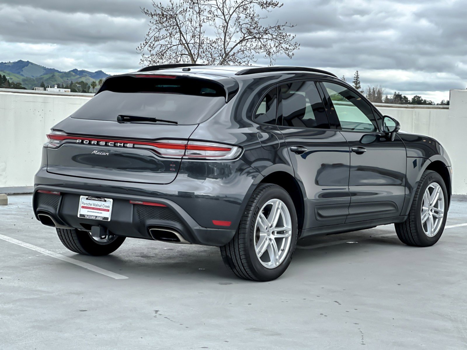 Used 2025 Porsche Macan image 8