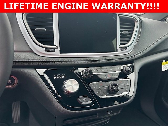 New 2026 Chrysler Pacifica Select w/ S Appearance Package image 22