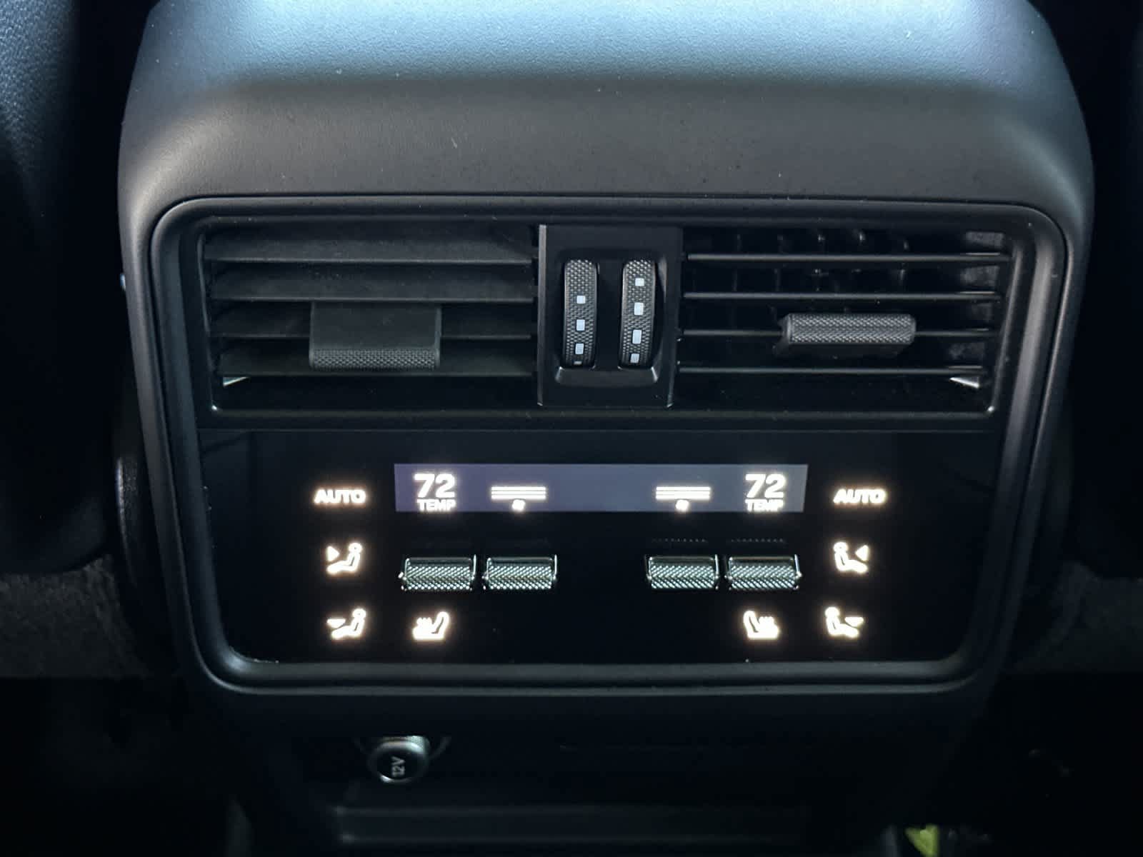 Certified 2025 Porsche Cayenne GTS AWD/4WD image 14