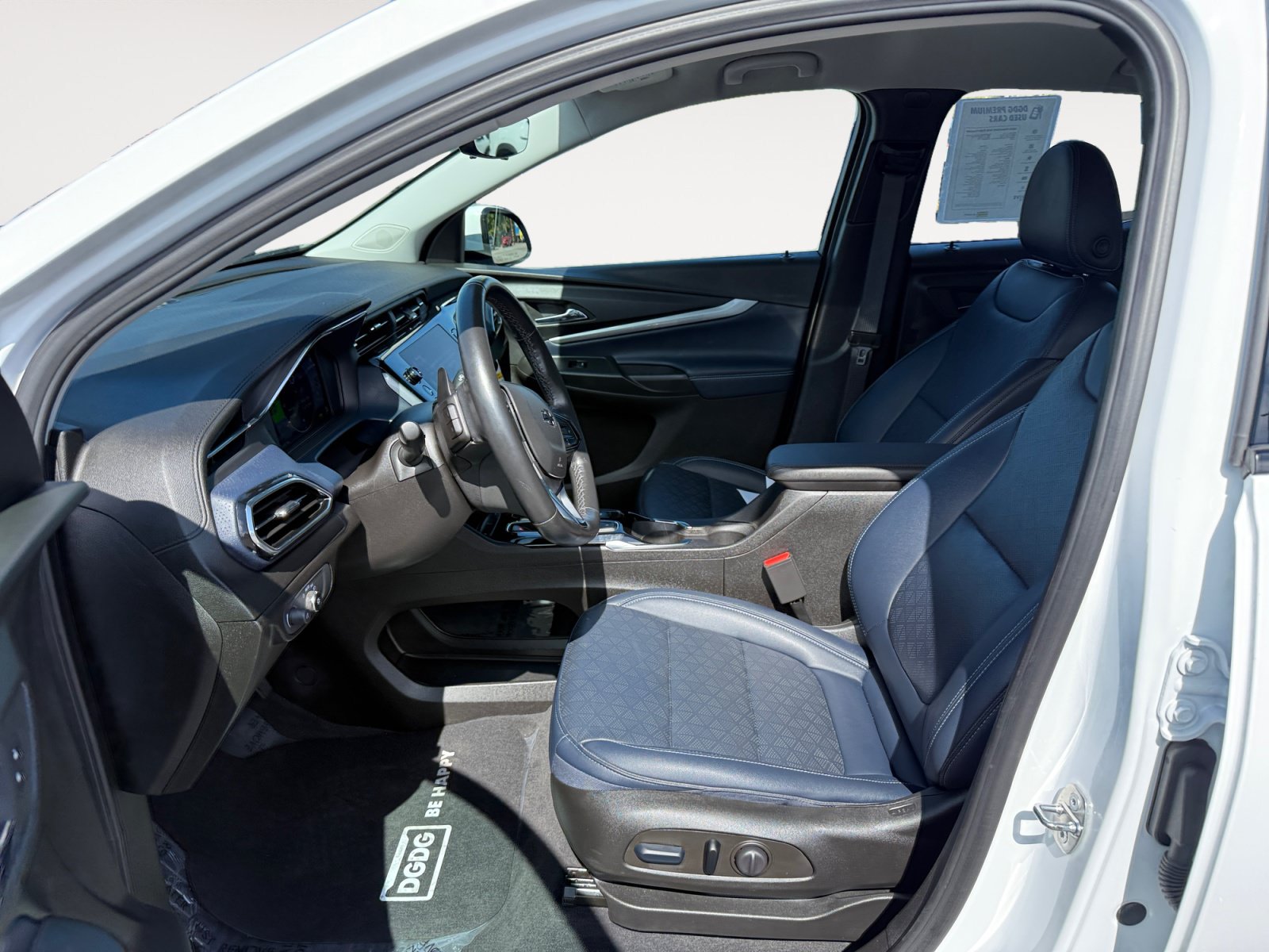 Used 2023 Chevrolet Bolt EUV Premier FWD image 10