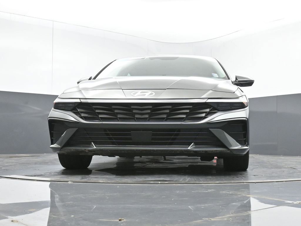 Used 2025 Hyundai Elantra Limited FWD image 37