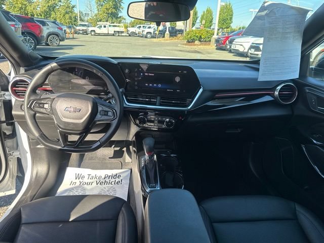 Used 2024 Chevrolet Trax RS w/ Sunroof Package FWD image 13