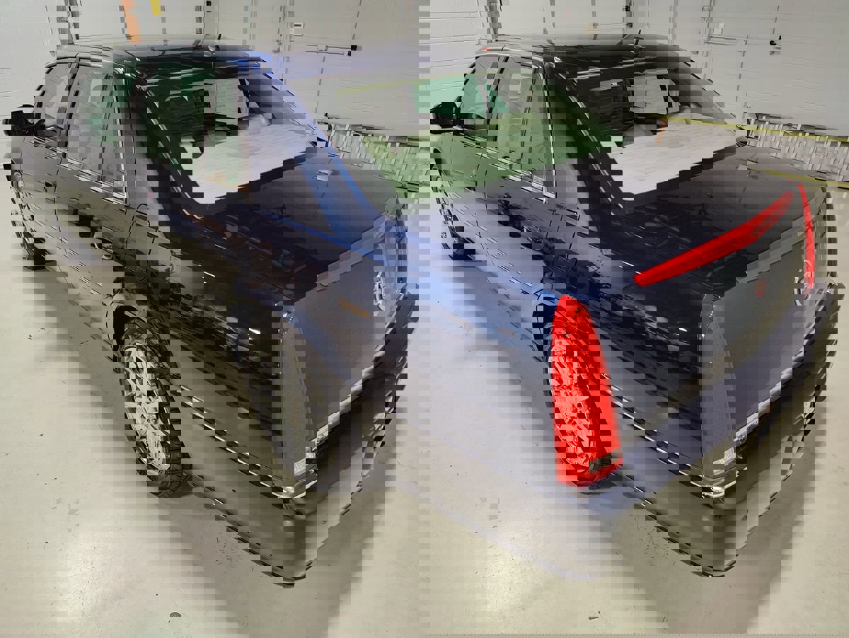 Used 2007 Cadillac DTS Performance image 25