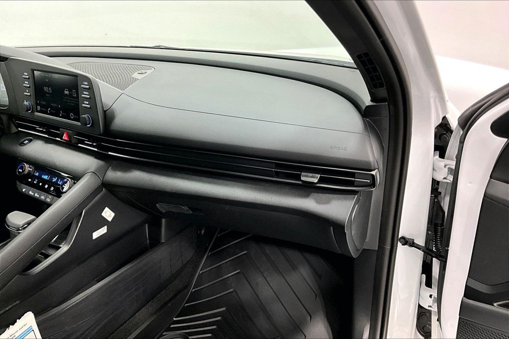 New 2026 Hyundai Elantra SEL Sport Premium FWD image 9