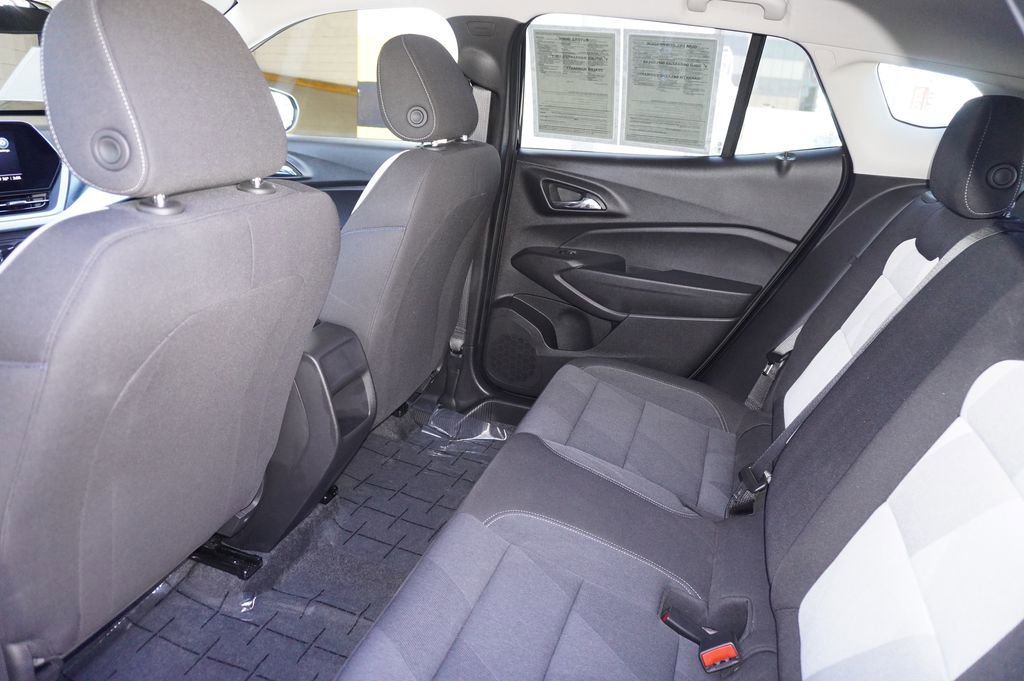 Used 2025 Chevrolet Trax LS image 12