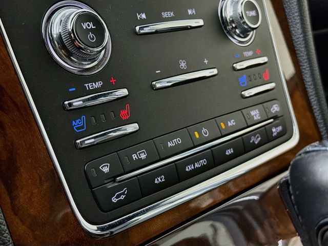 Used 2016 Lincoln Navigator Select AWD/4WD image 16