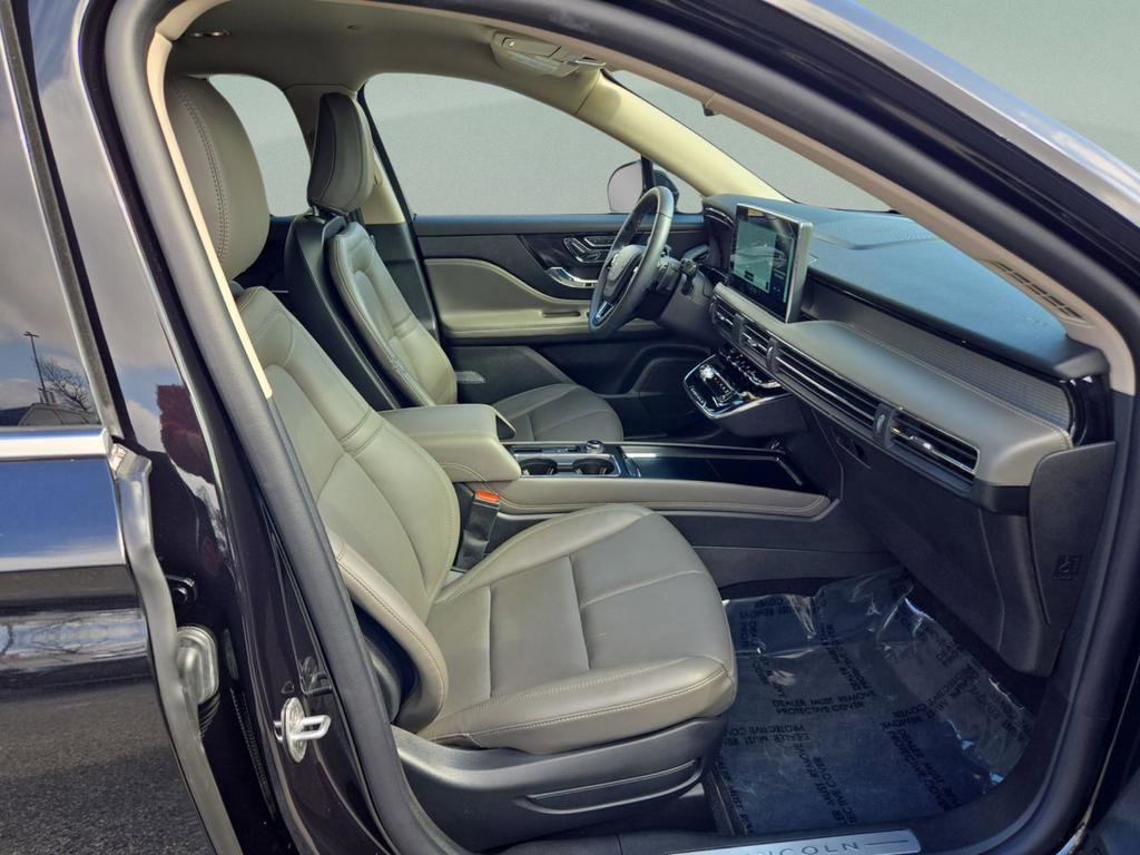 Used 2025 Lincoln Corsair FWD w/ Equipment Group 101A image 28