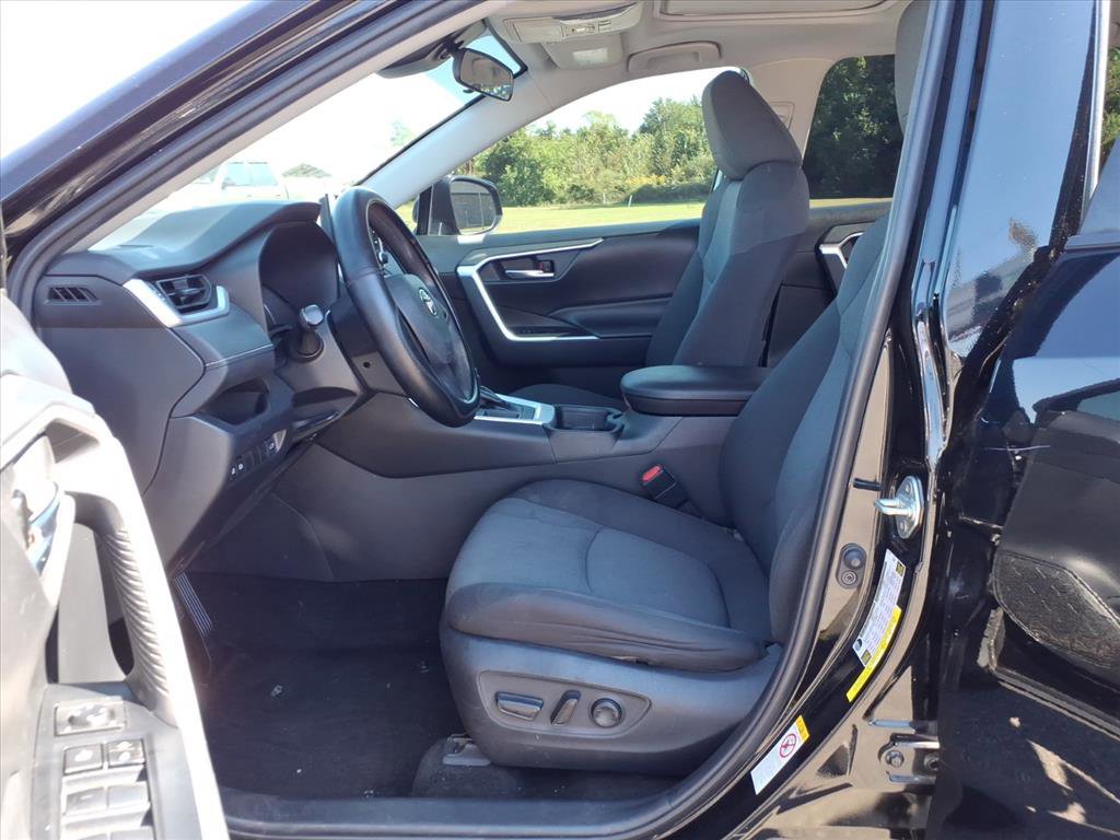 Used 2019 Toyota RAV4 XLE image 14