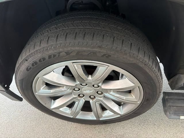 Used 2016 Chevrolet Suburban LTZ AWD/4WD image 7