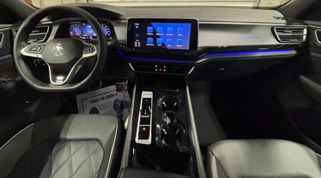 Used 2025 Volkswagen Atlas Cross Sport SEL Premium R-Line image 12
