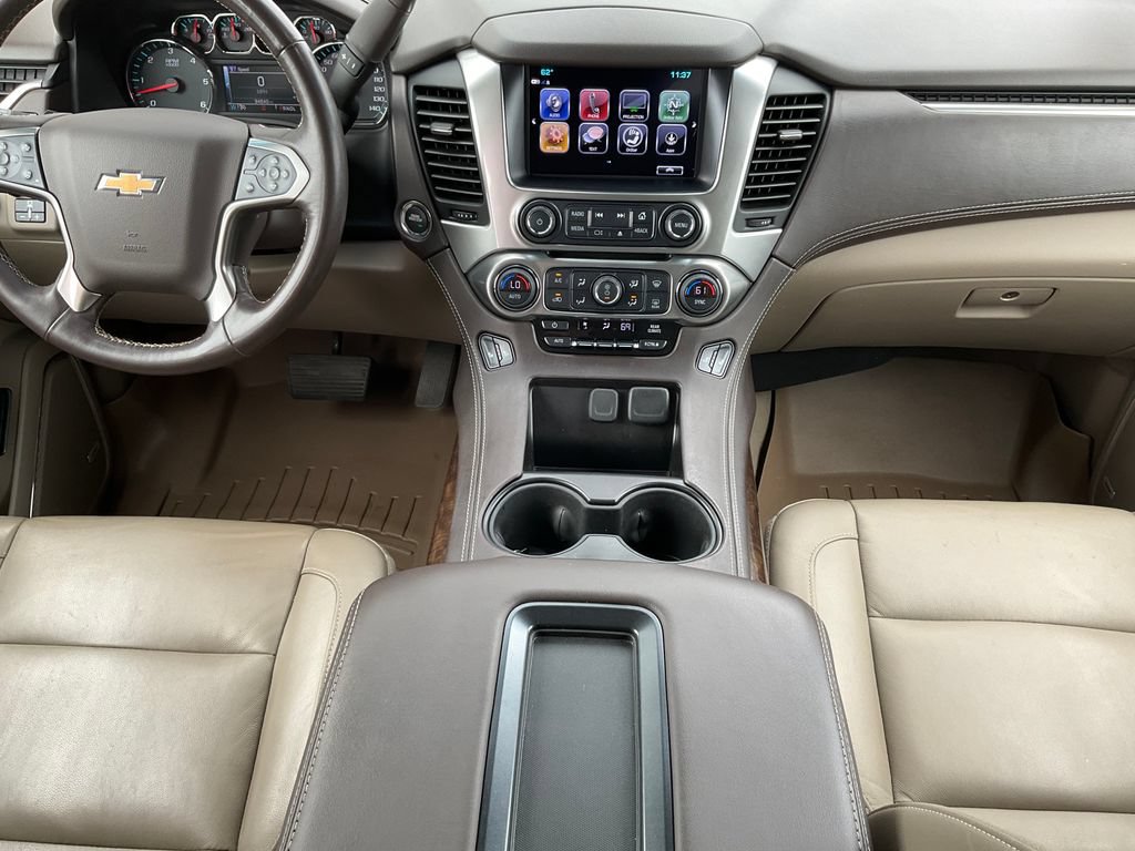 Used 2019 Chevrolet Tahoe LT w/ LT Signature Package AWD/4WD image 3