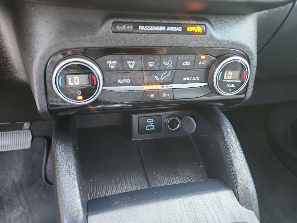 Used 2021 Ford Escape SE image 25