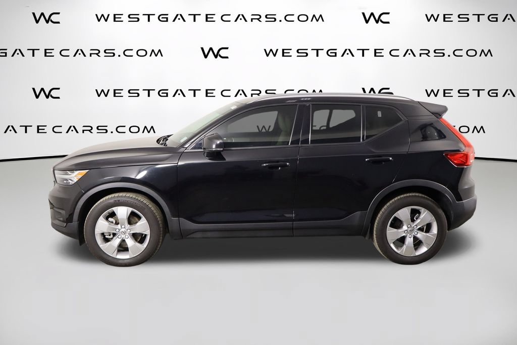 Used 2022 Volvo XC40 T5 Momentum AWD/4WD image 5