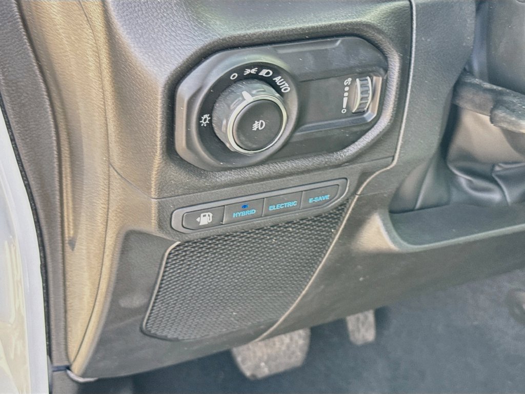 Used 2024 Jeep Wrangler Unlimited w/ Convenience Group AWD/4WD image 11