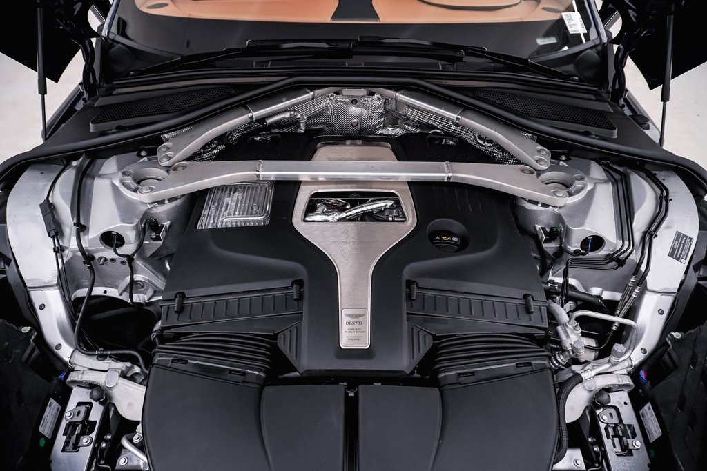 New 2025 Aston Martin DBX 707 image 32