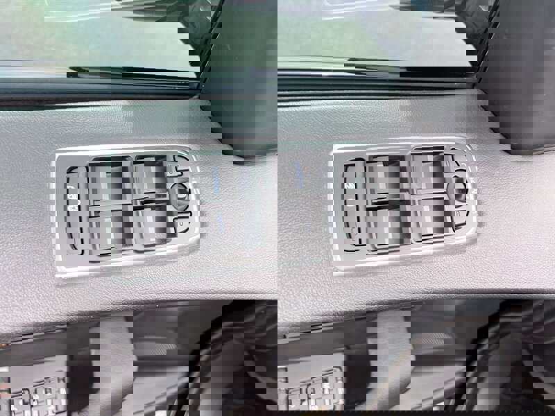 Used 2017 Jaguar F-PACE Prestige AWD/4WD image 28