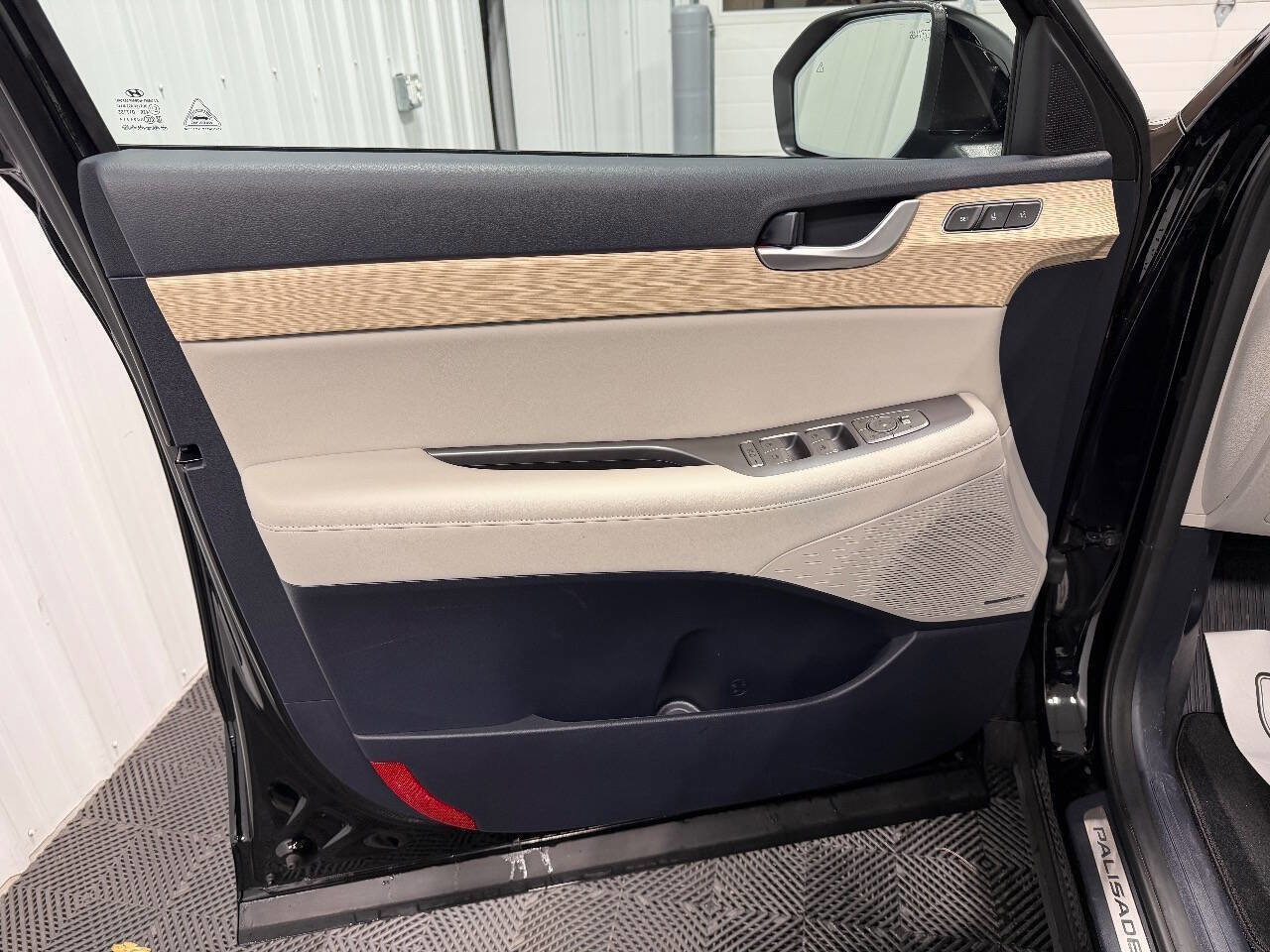 Used 2025 Hyundai Palisade Limited image 25