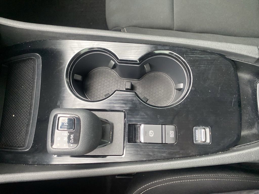 Used 2023 Nissan Rogue S image 25