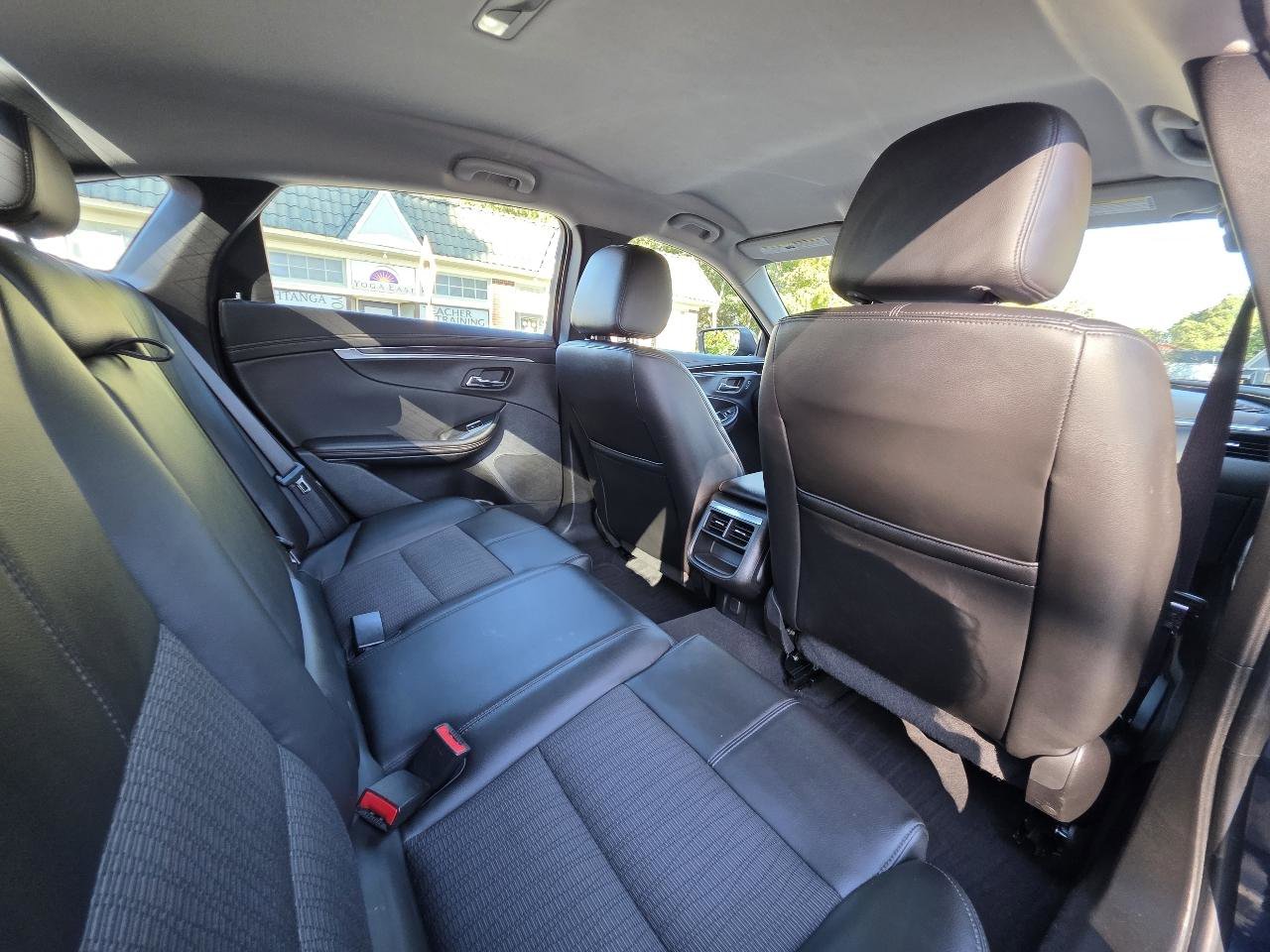Used 2017 Chevrolet Impala LT FWD image 20
