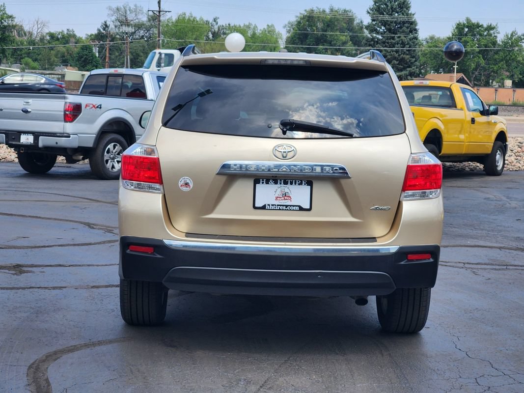 Used 2012 Toyota Highlander Limited w/ Tow Pkg AWD/4WD image 9