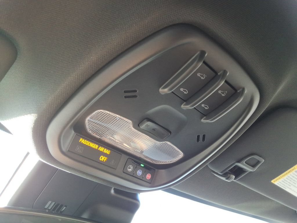 New 2026 Chevrolet Trax RS w/ Sunroof Package FWD image 34