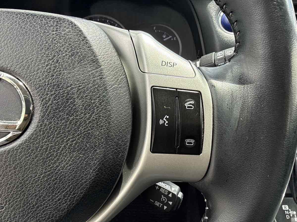Used 2011 Lexus CT 200h Premium w/ Leather Pkg FWD image 26
