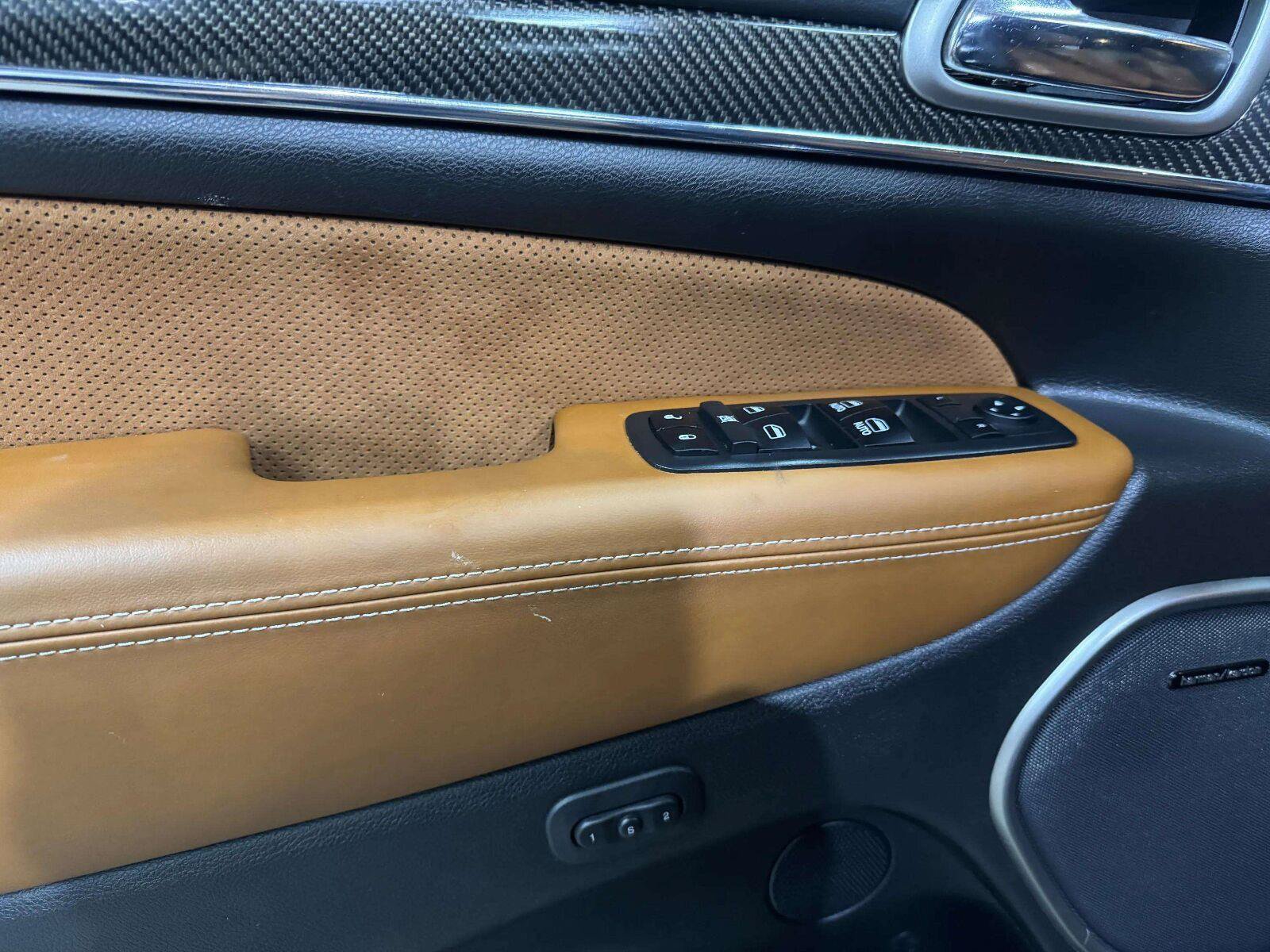 Used 2017 Jeep Grand Cherokee SRT AWD/4WD image 16