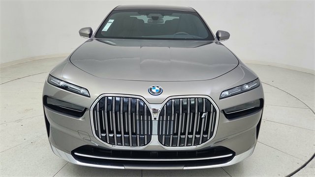 Used 2025 BMW i7 eDrive50 image 2