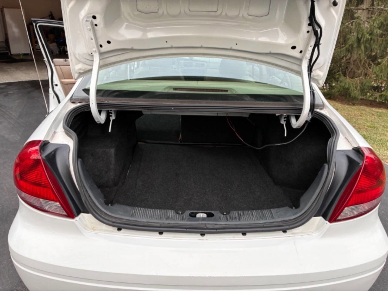 Used 2004 Ford Taurus SES image 7