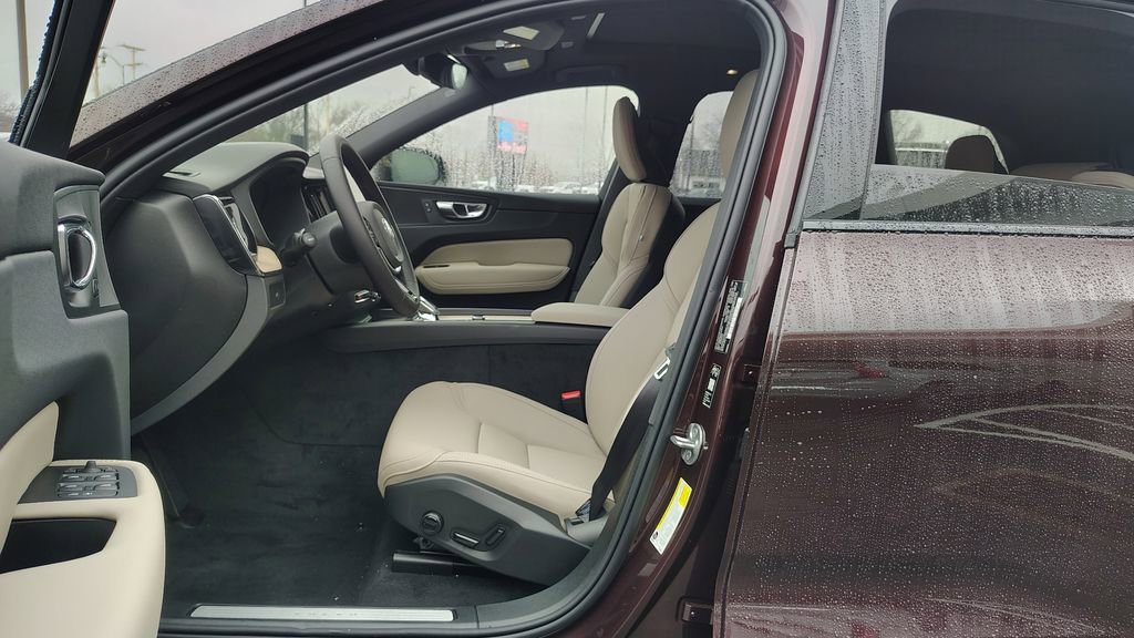 New 2026 Volvo XC60 B5 Plus w/ Climate Package image 7