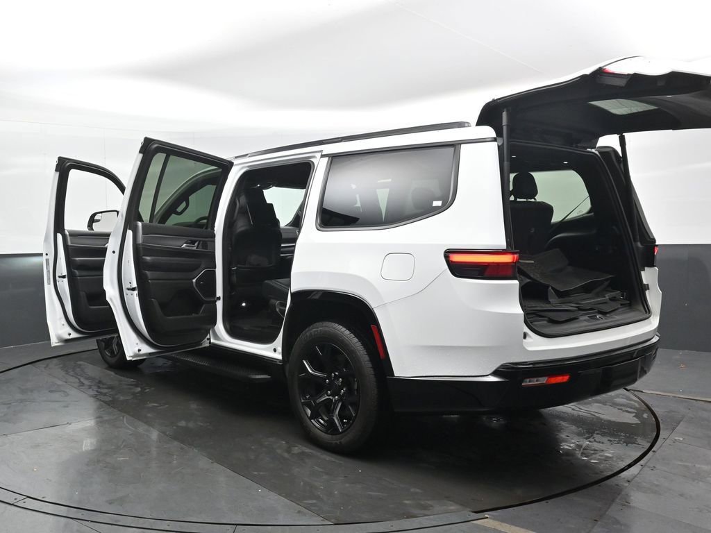 Used 2025 Jeep Wagoneer Series II image 56