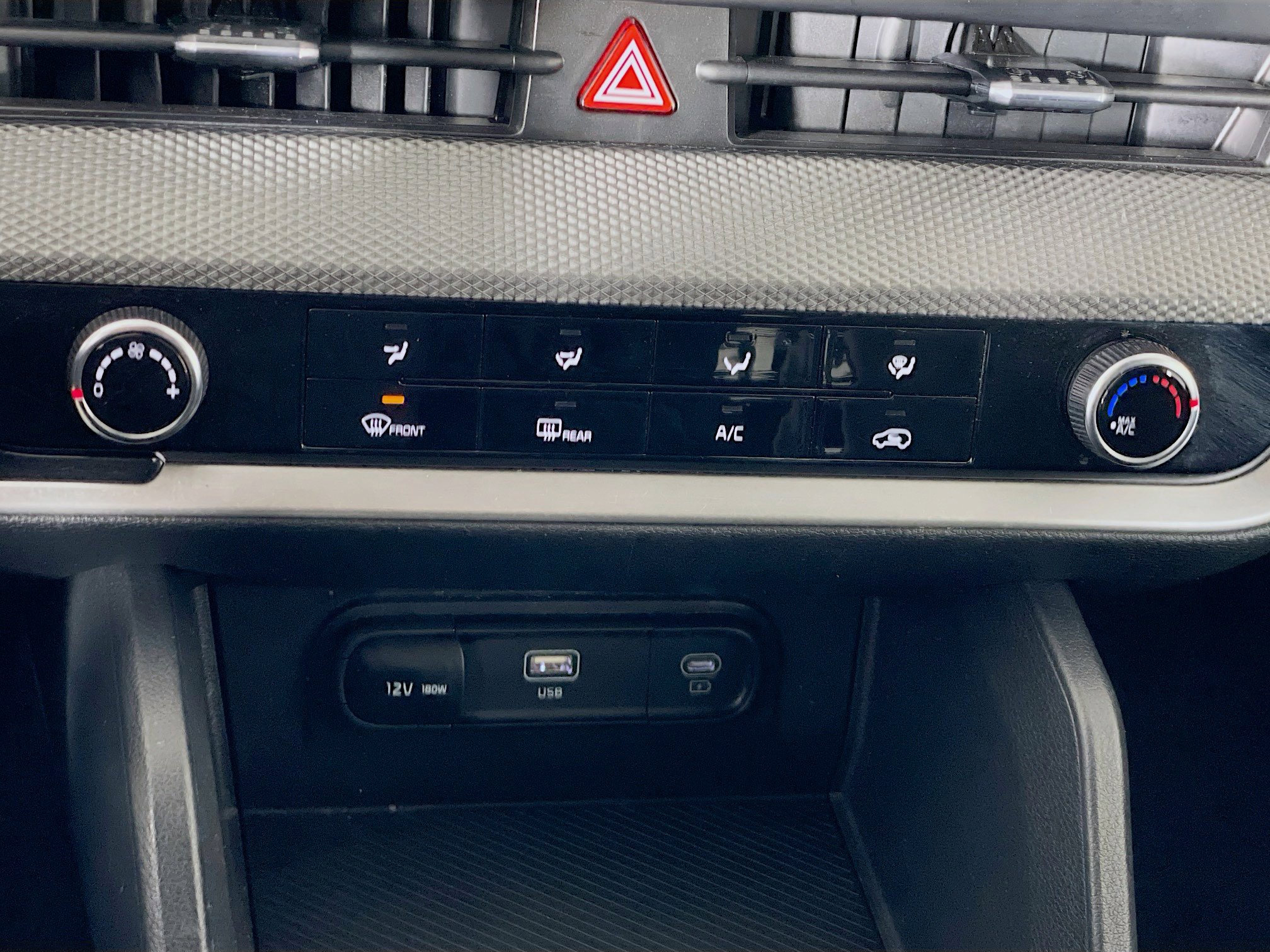 Used 2024 Kia Sportage LX image 23