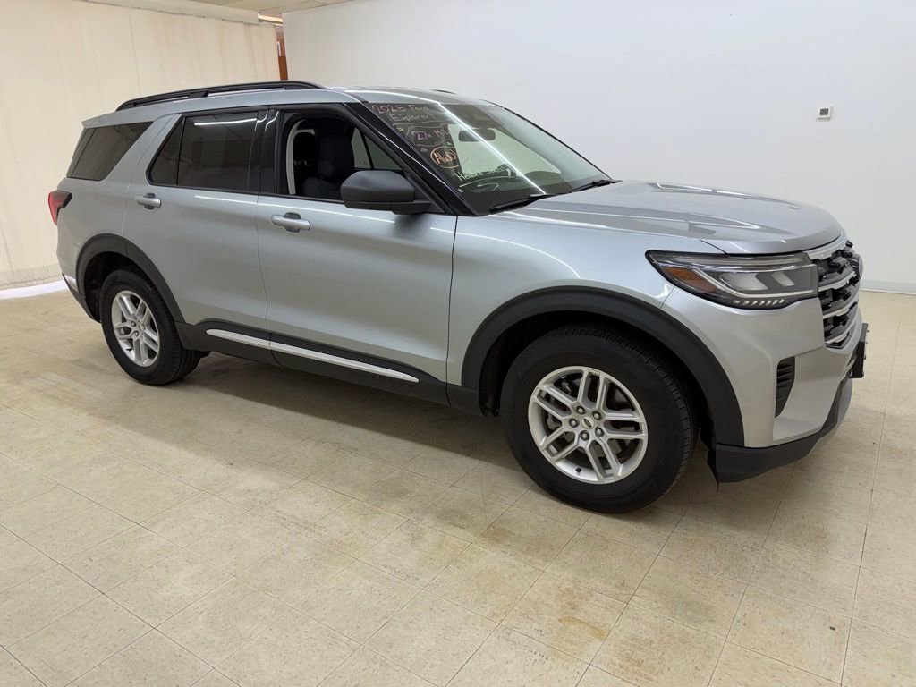 Used 2025 Ford Explorer Active image 8