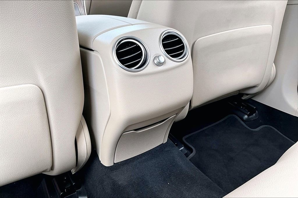 Used 2022 Mercedes-Benz GLC 300 4MATIC image 10