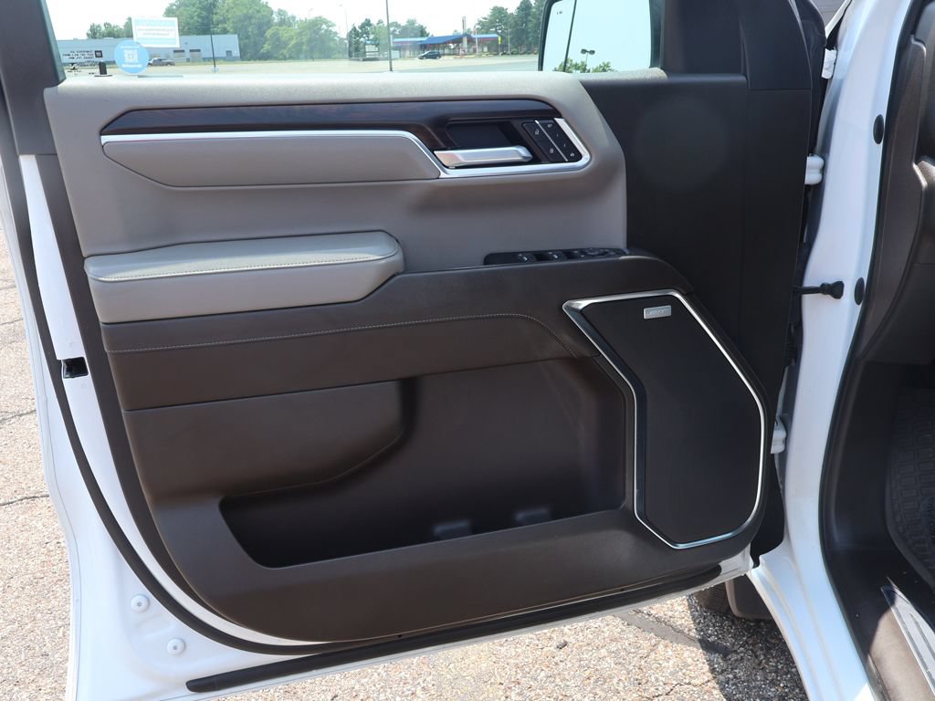 Used 2022 GMC Sierra 1500 SLT w/ SLT Convenience Package AWD/4WD image 29