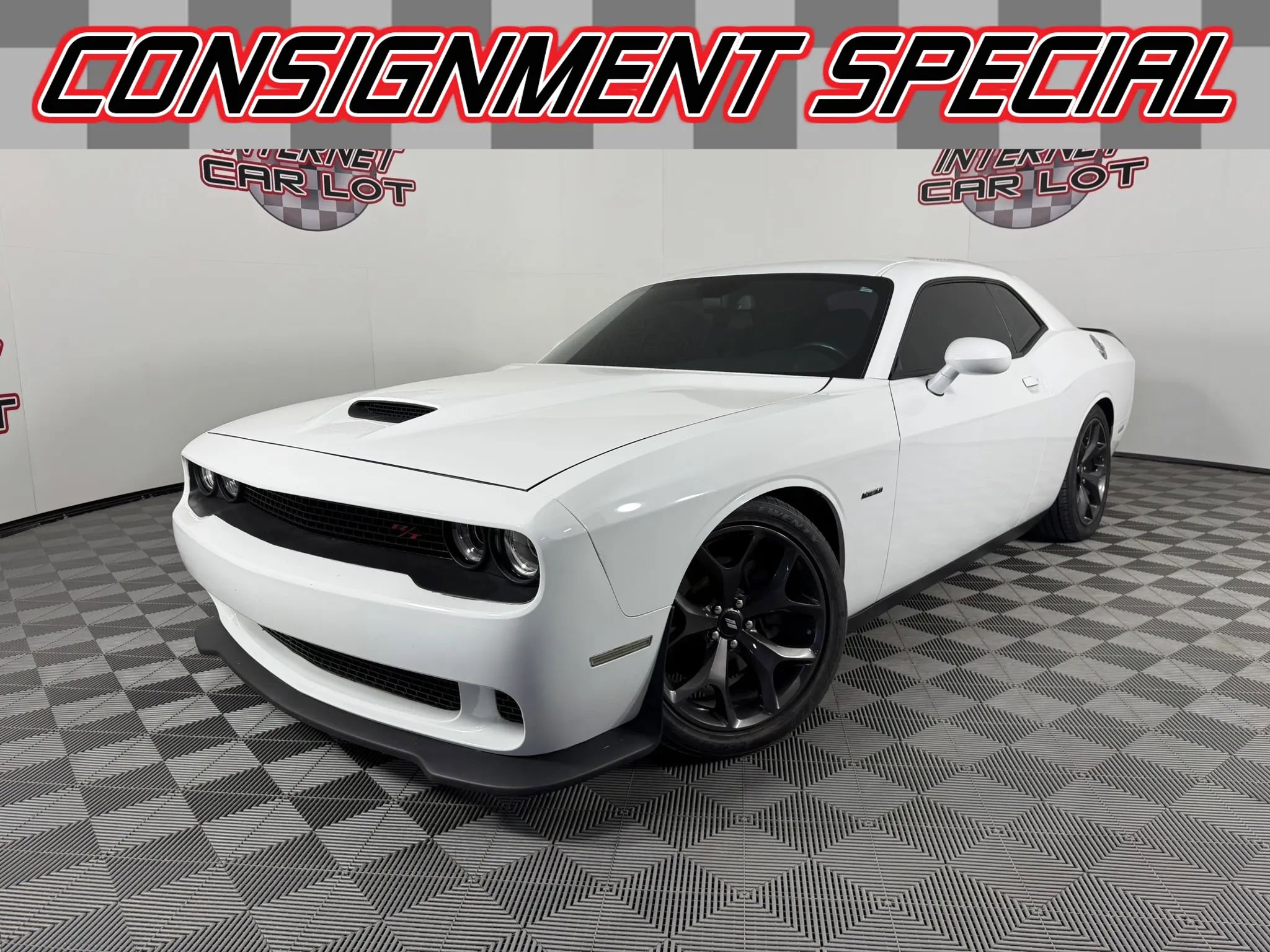 Used 2019 Dodge Challenger R/T image 1