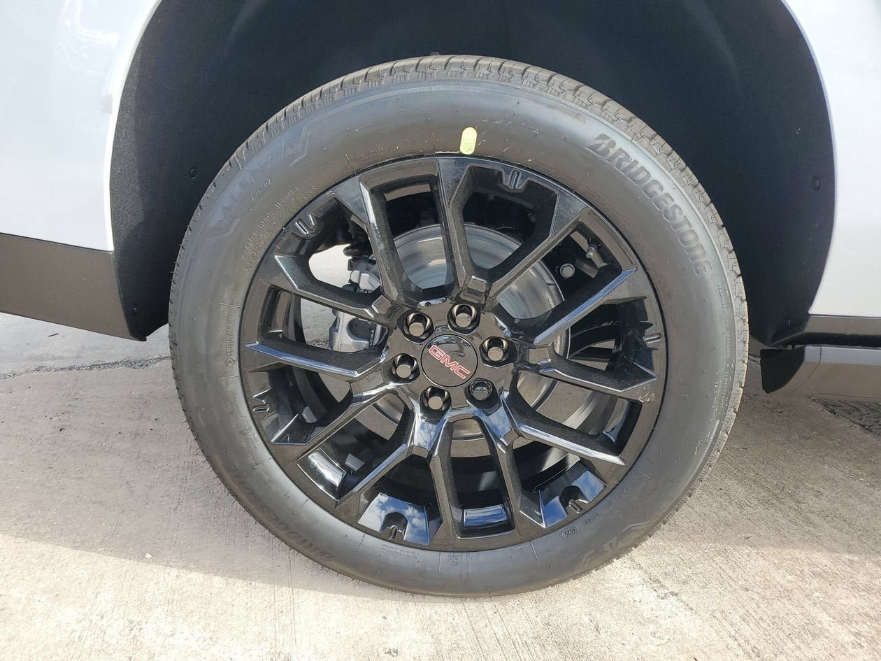 New 2026 GMC Yukon XL Denali w/ Sun & Power Step Package AWD/4WD image 6