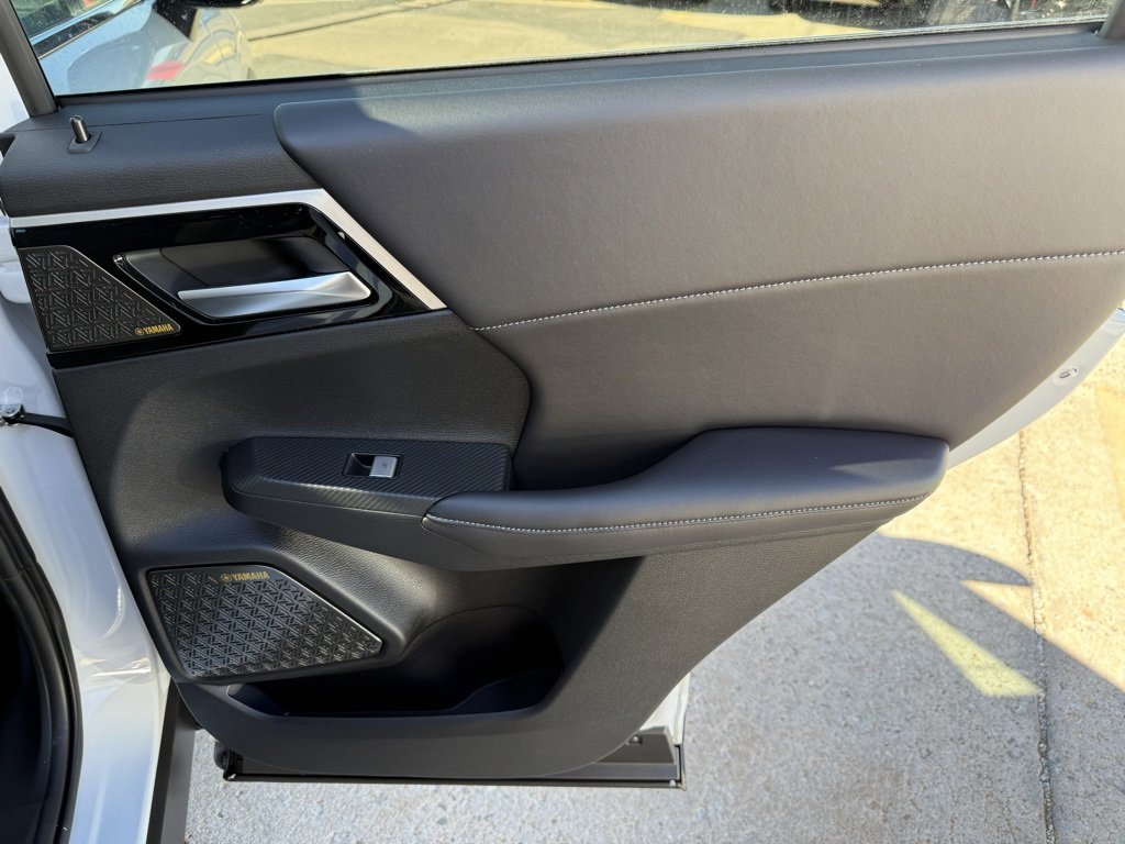 New 2026 Mitsubishi Outlander SE image 24