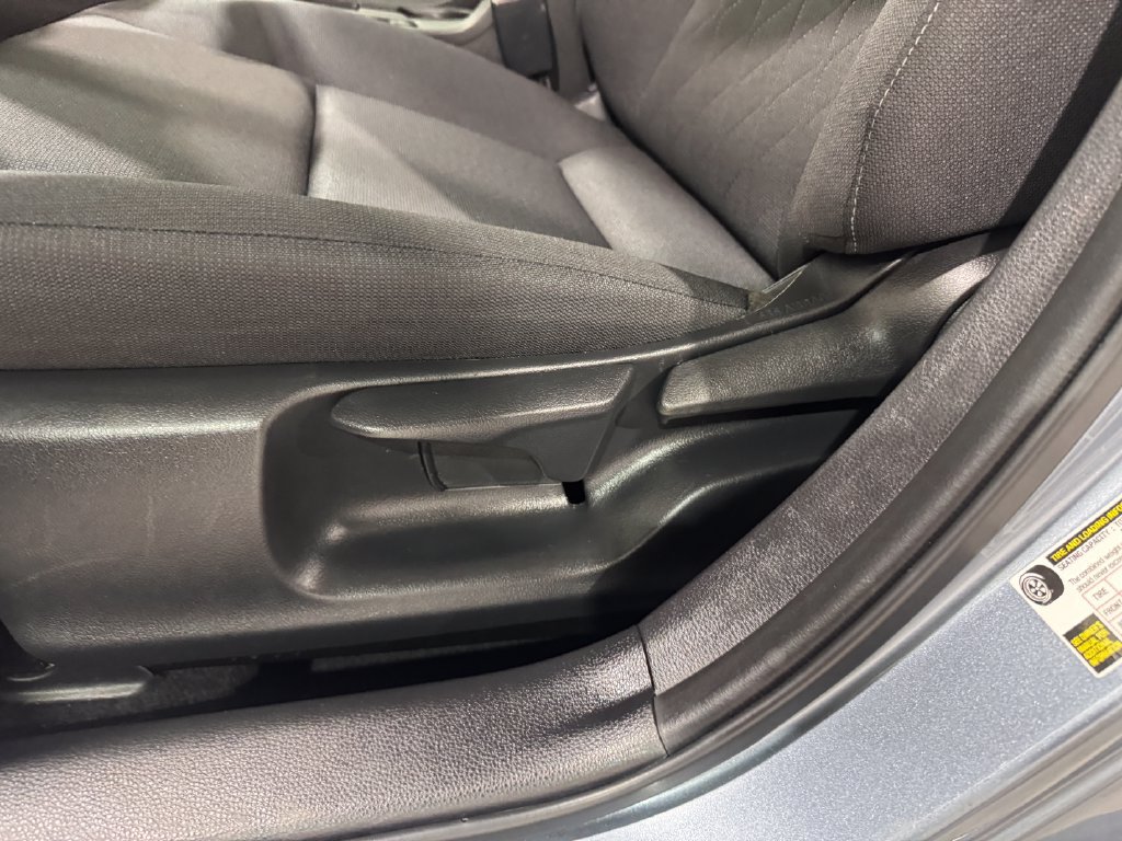 Used 2025 Toyota Corolla LE FWD image 18