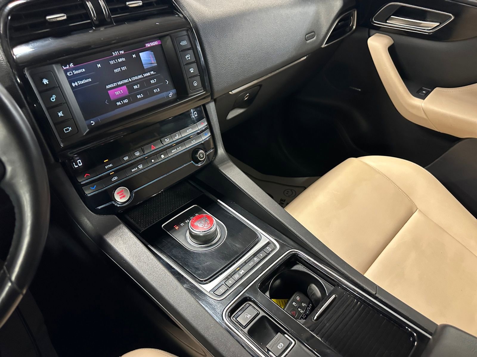 Used 2018 Jaguar F-PACE Premium AWD/4WD image 35