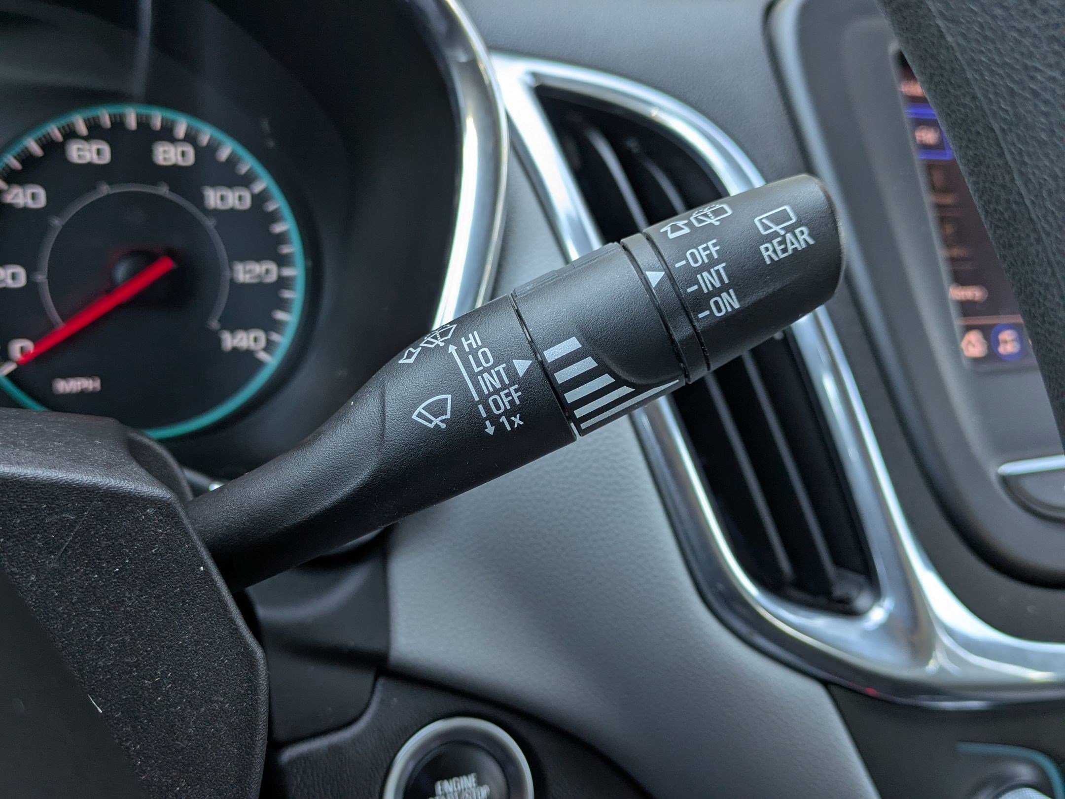 Used 2020 Chevrolet Equinox LS image 16