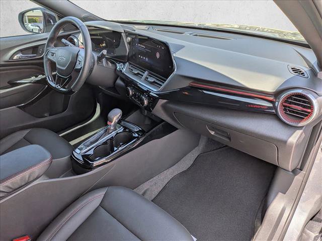 Used 2025 Chevrolet Trax RS w/ Driver Confidence Package image 21