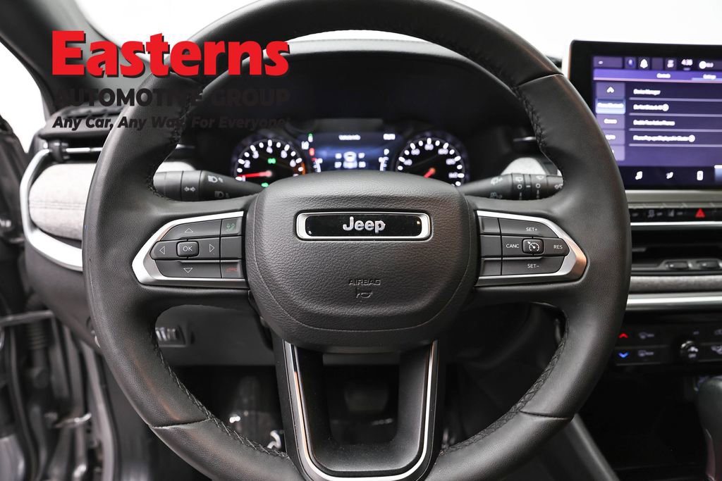 Used 2024 Jeep Compass Latitude AWD/4WD image 10