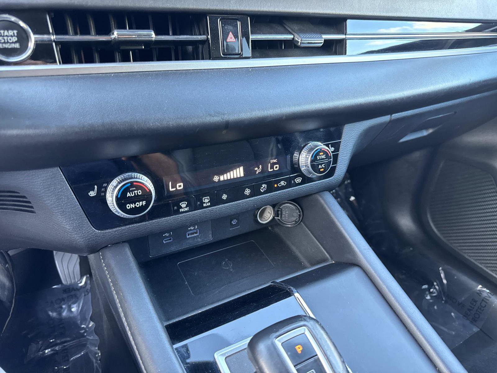 Used 2024 Mitsubishi Outlander AWD image 25