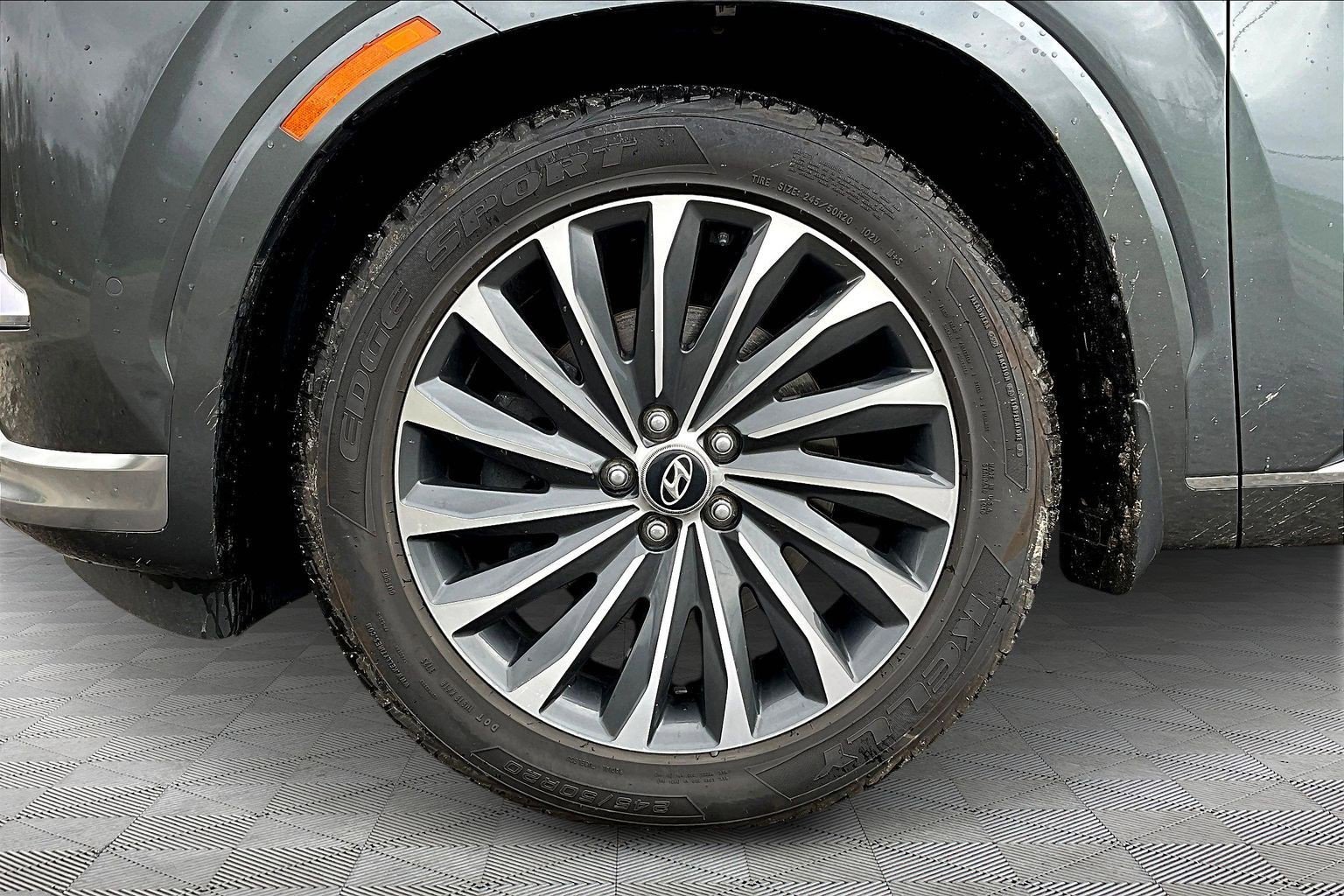 Used 2023 Hyundai Palisade Calligraphy image 33