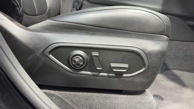 Used 2022 Jeep Grand Cherokee L Limited RWD image 13