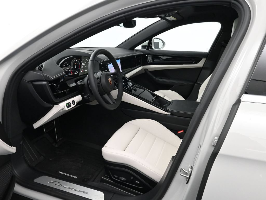 Certified 2026 Porsche Panamera image 4